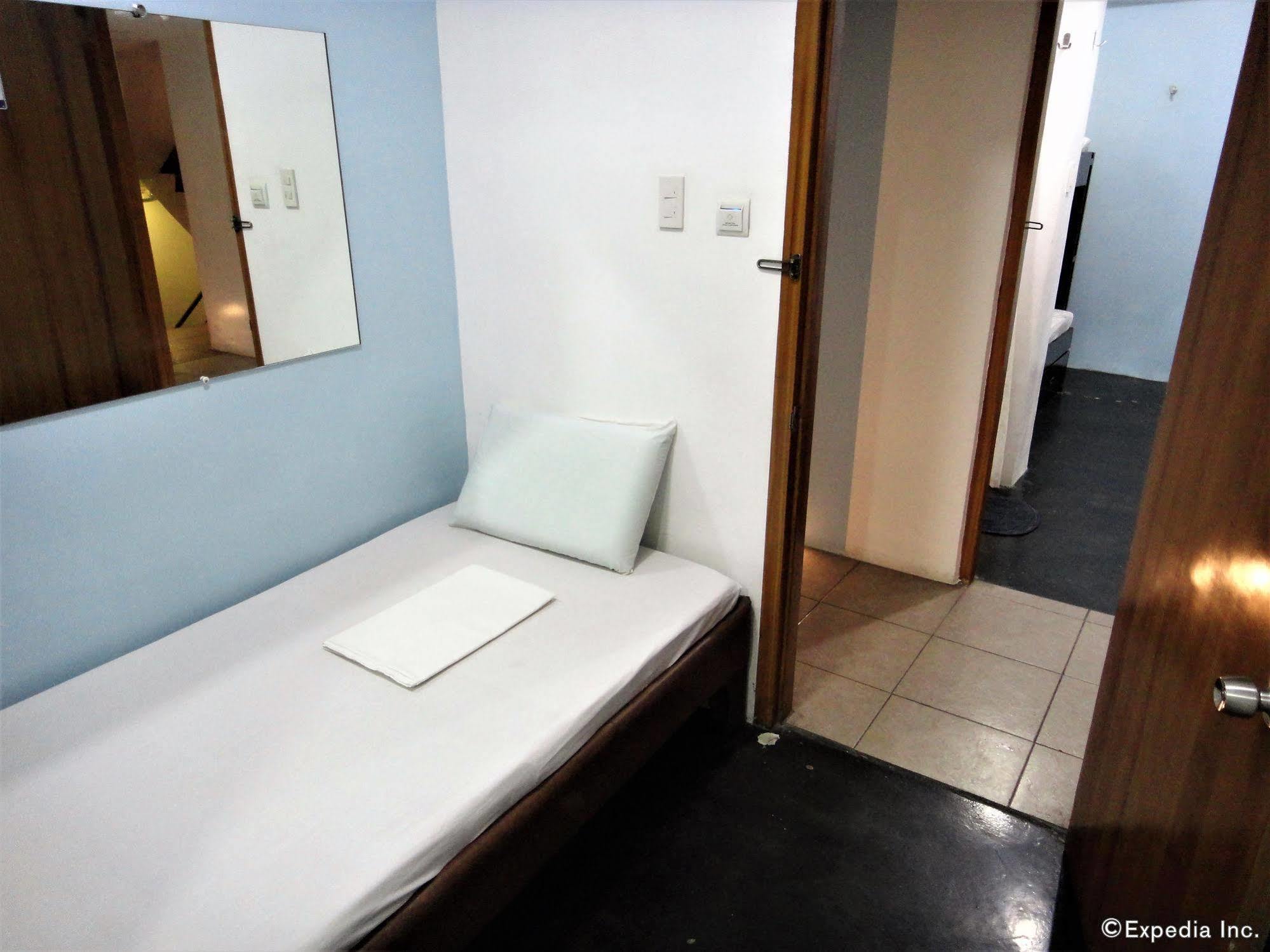 G-Galyx Inn Hotel Кагаян де Оро Екстериор снимка