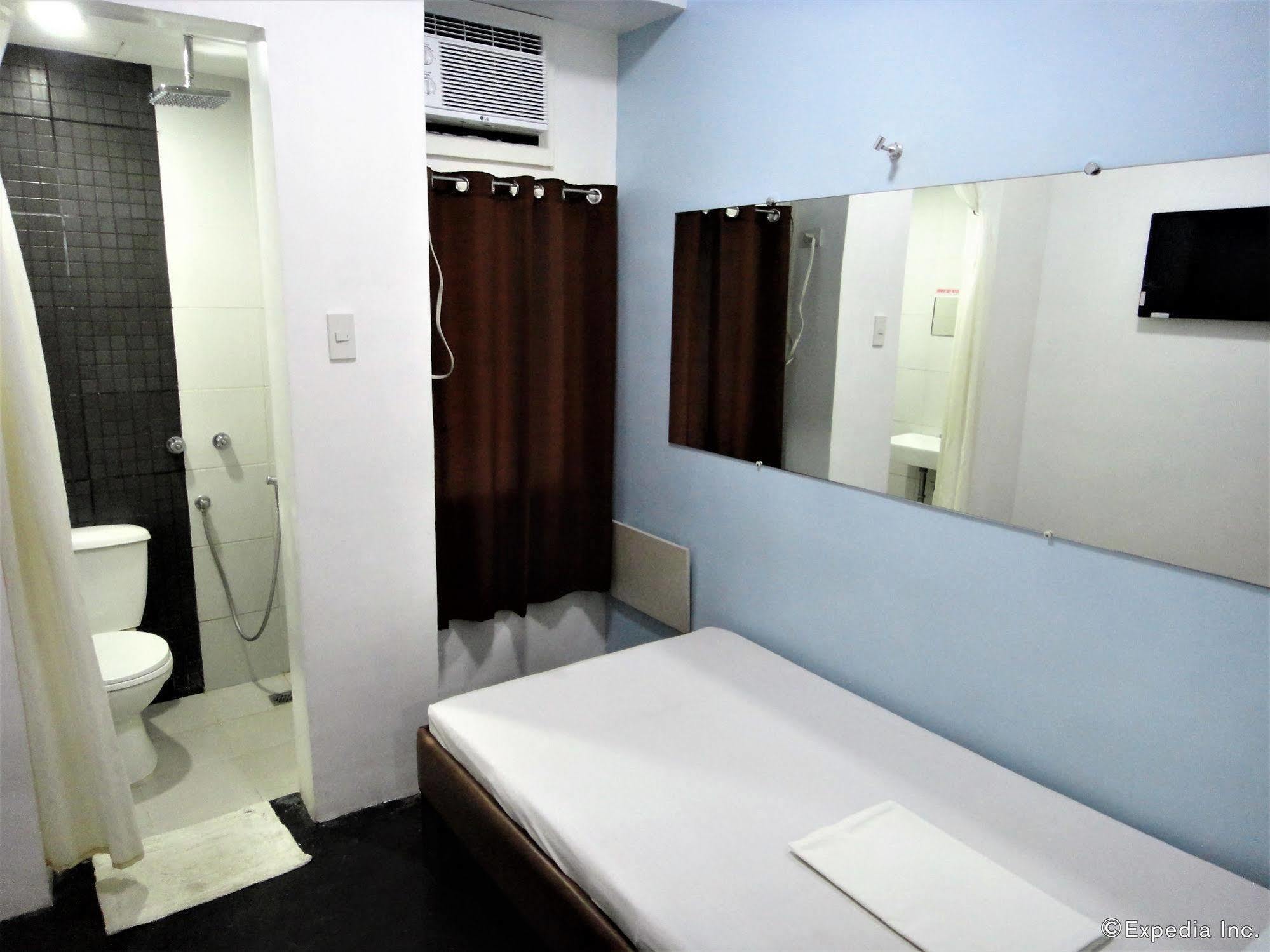 G-Galyx Inn Hotel Кагаян де Оро Екстериор снимка