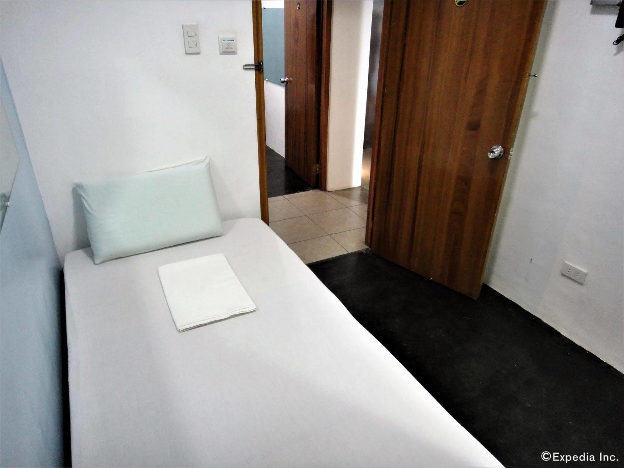 G-Galyx Inn Hotel Кагаян де Оро Екстериор снимка
