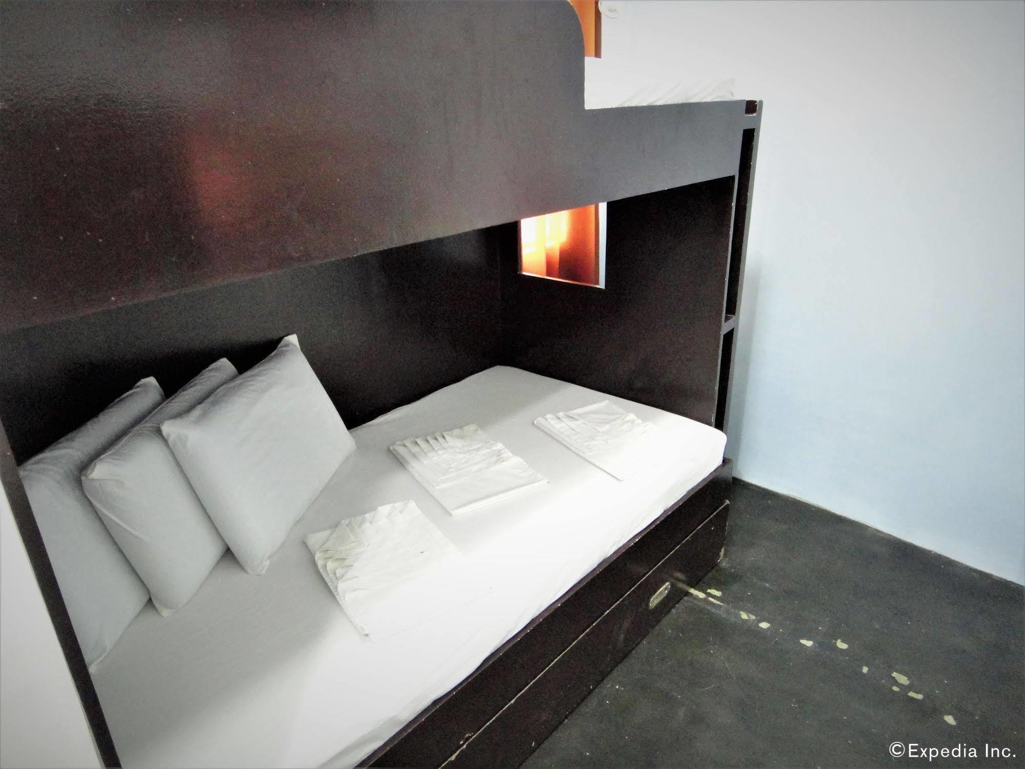 G-Galyx Inn Hotel Кагаян де Оро Екстериор снимка