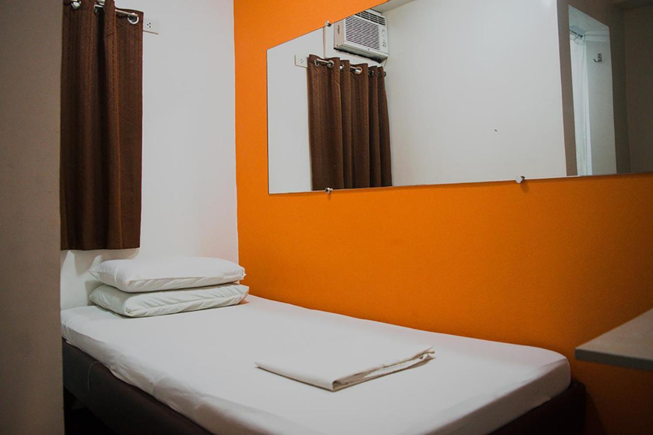 G-Galyx Inn Hotel Кагаян де Оро Стая снимка
